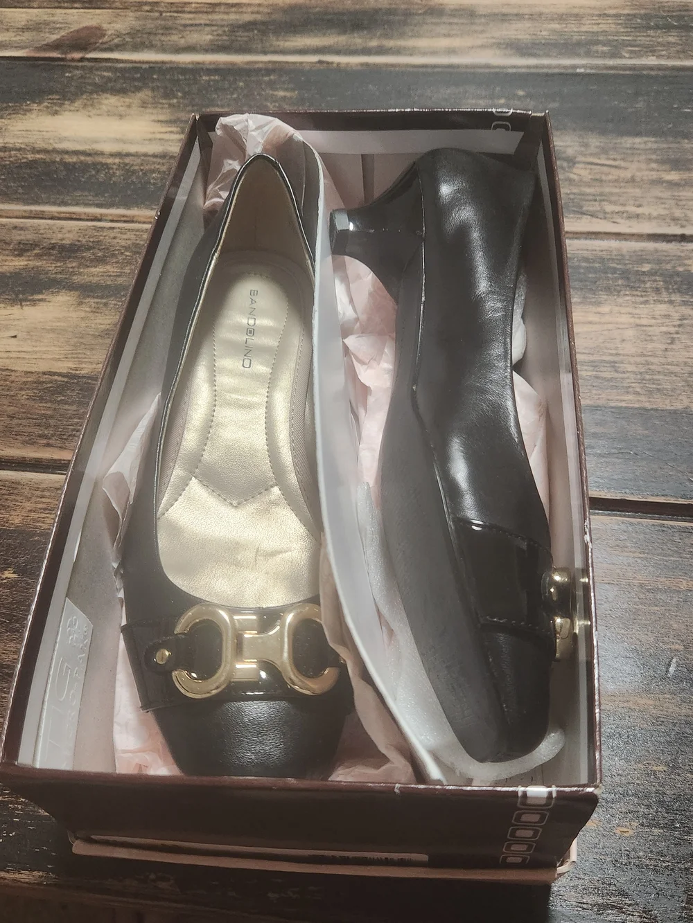 Bandolino Louise Black Dress Pumps with Gold Buckle - Size 7.5 (EUC)